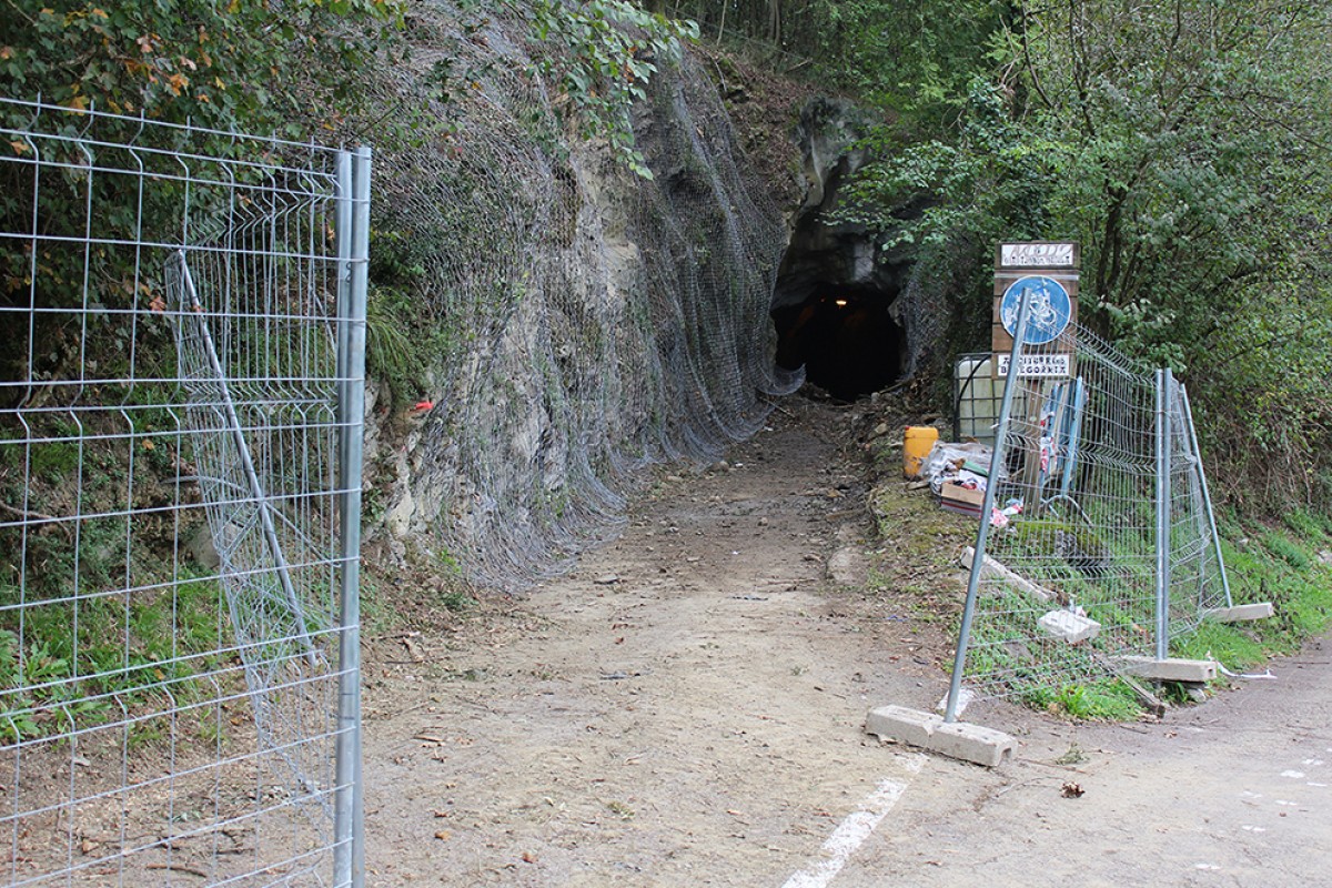 Ibarreko bidegorriko tunelak egonkortzeko lanak egiten hasi da Udala