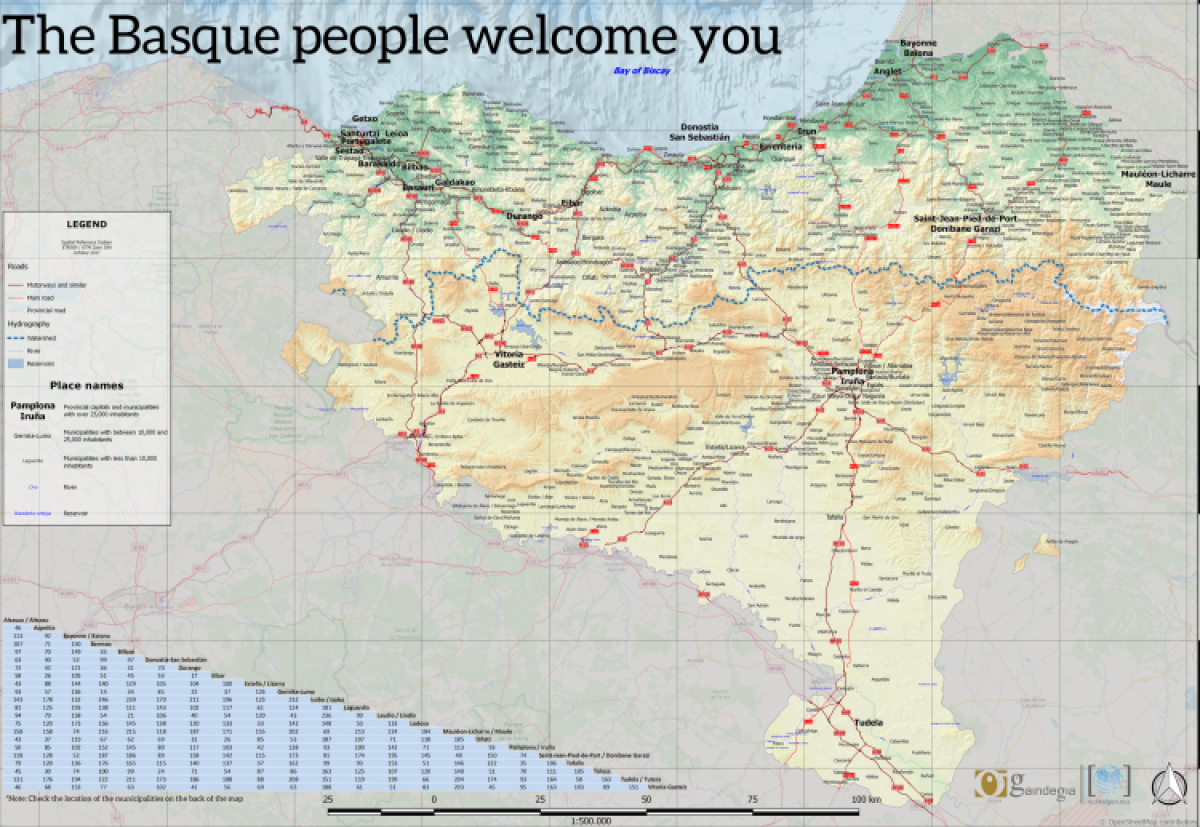 Euskal Herri osoa aintzat hartzen duen mapa jarri du Udalak herriko ostalarien esku