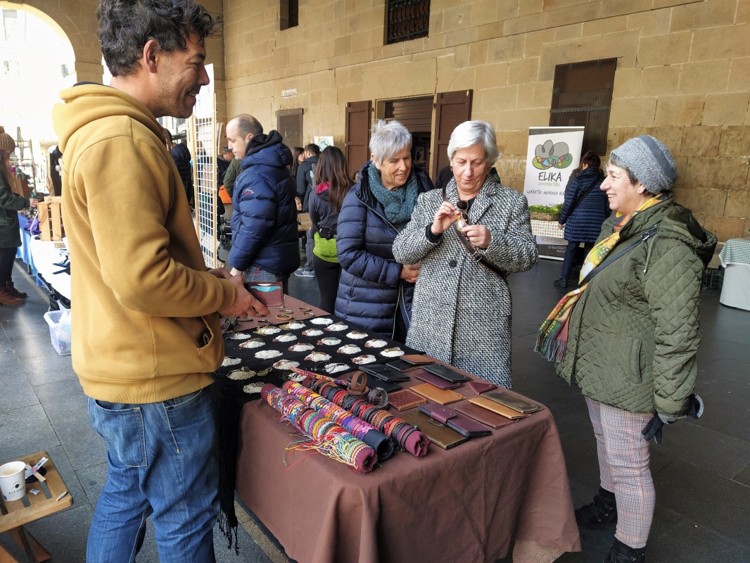 ‘HemenGuk’, geroz eta azoka arrakastatsuagoa