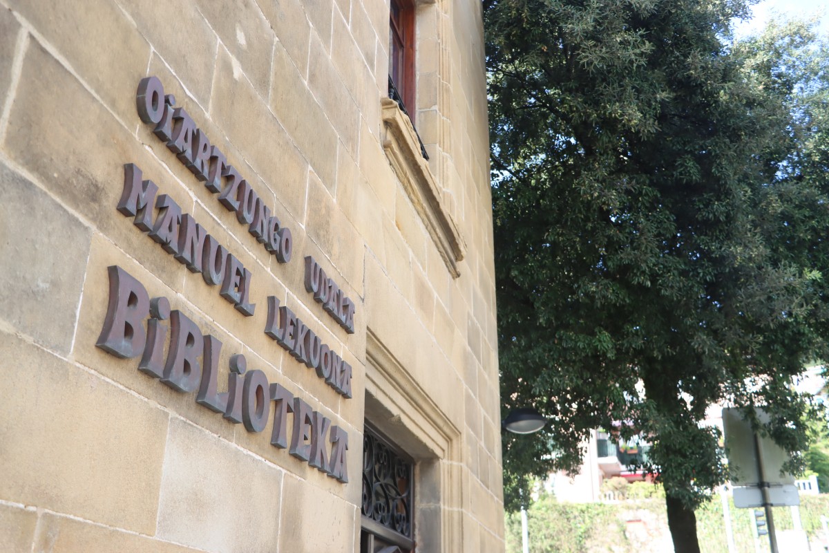 Udako ordutegia du gaurtik Manuel Lekuona bibliotekak