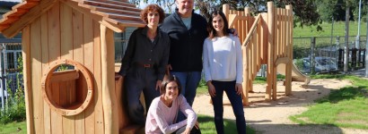 Elizalde Eskolako Haur Hezkuntzako kanpo eremua biziberritu dute Udalaren laguntzaz